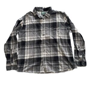Woolrich Black and Gray Flannel Button Up XXL
